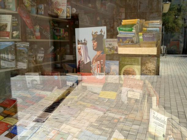 Llibreria La Llibreria l'Hospitalet de l'Infant aparador